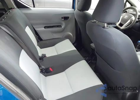 2013 Toyota Prius C Three z USA, uszkodzony, nr VIN JTDKDTB36D1544363